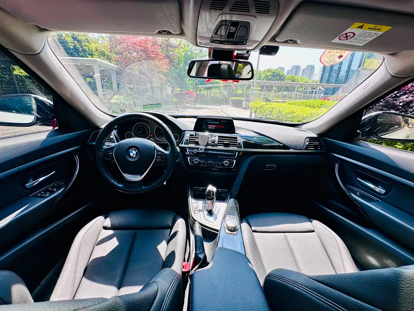 BMW 3 Series GT 2018 320i Fashion фото 9
