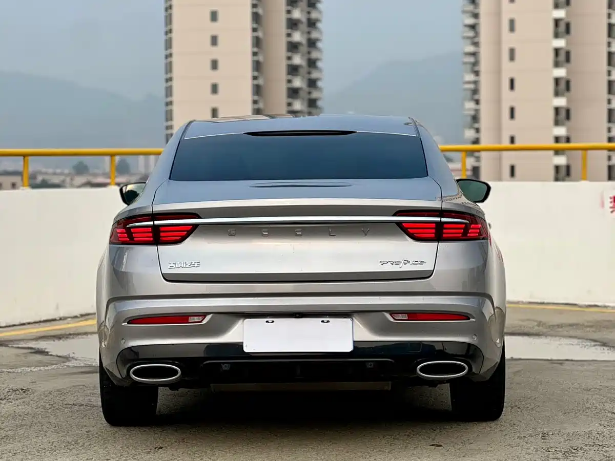 Фото 8 - Geely Preface
