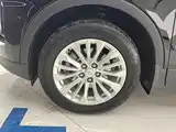 Photo 6 - Cadillac XT4