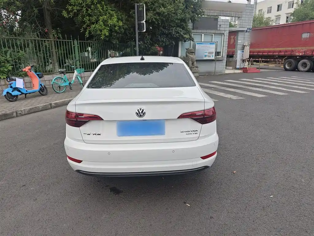 Volkswagen Sagitar 2021 280TSI DSG Surpassing Edition фото 12