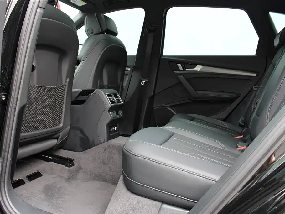 Audi Q5L 2024 Model 40 TFSI Luxury Dynamic фото 13