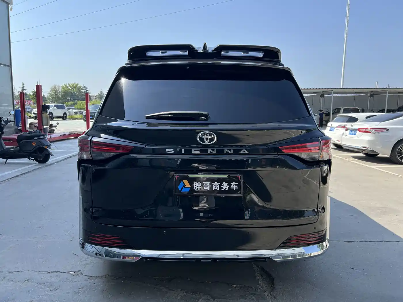 Huadong Auto Huadong Business Van 2026 2025 2.5L Hybrid High Roof Comfort