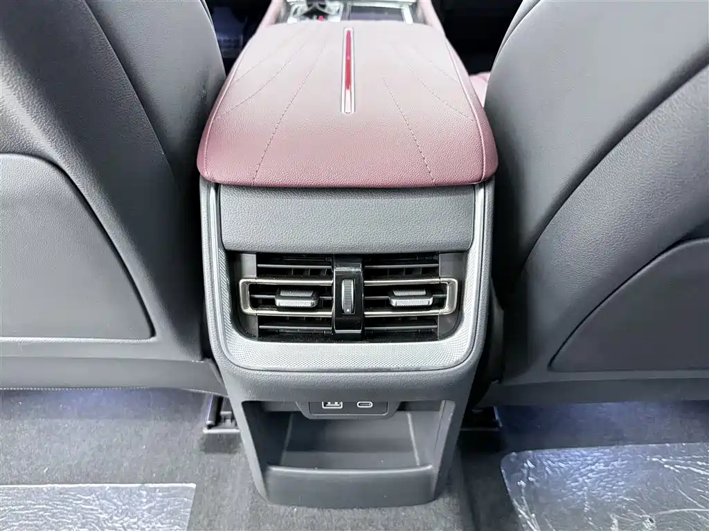 Hongqi H5 2024 2.0T Automatic Smart Connect Flag Smooth Edition фото 2