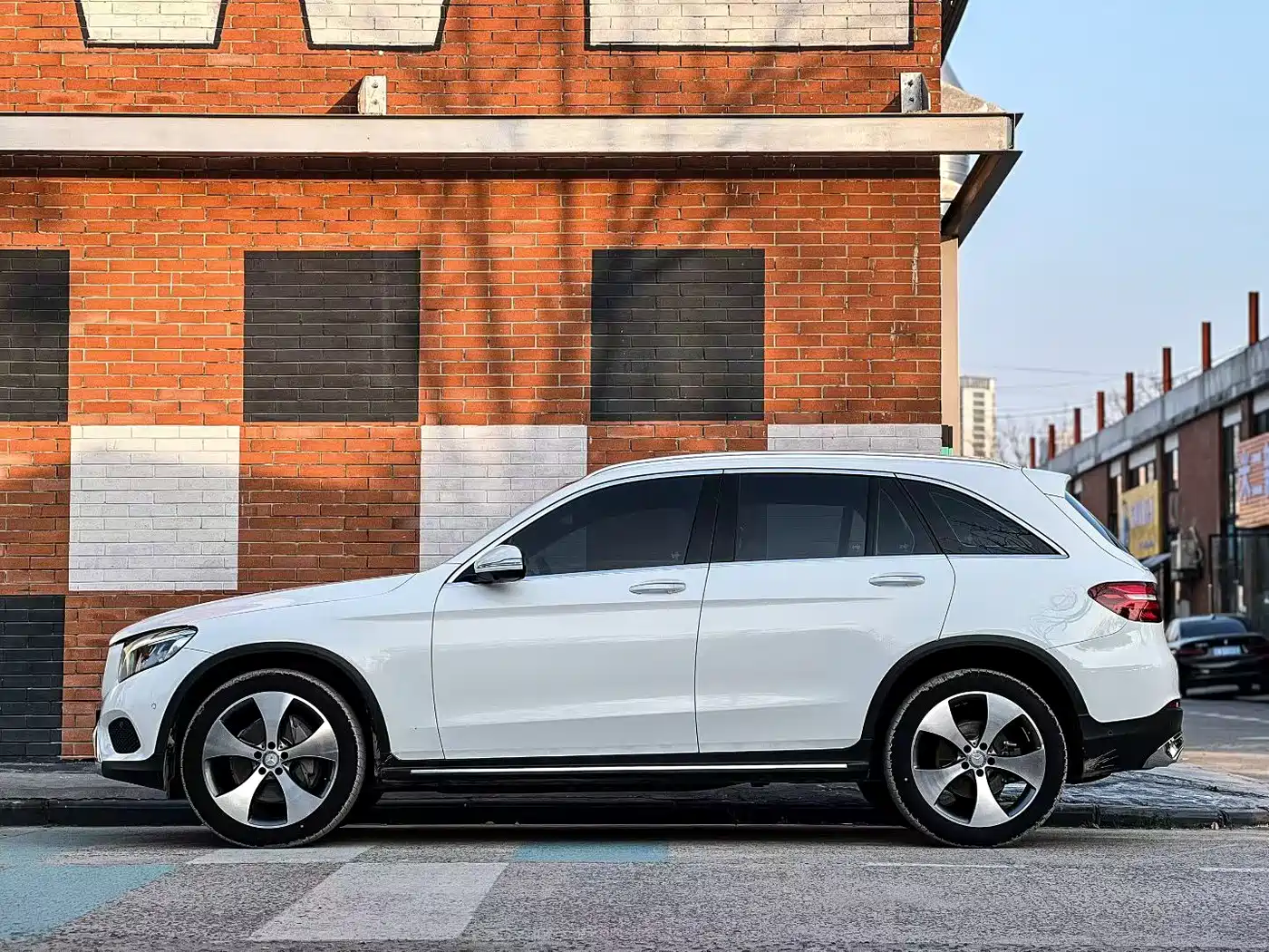 Mercedes-Benz GLC 2016 GLC 300 4MATIC Luxury фото 2