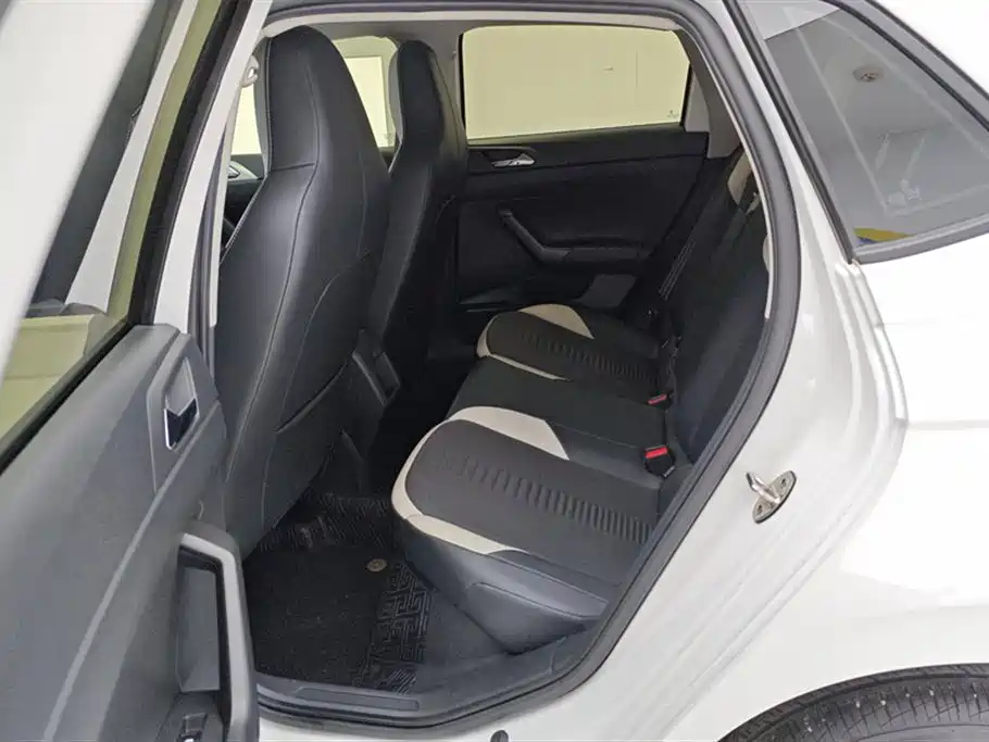 Volkswagen Polo 2021 Plus 1.5L Automatic Colorful Tech Edition фото 11