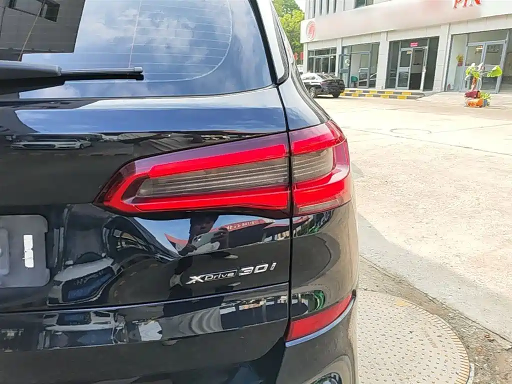 BMW X5 (Import) 2020 xDrive30i M Sport Package фото 8