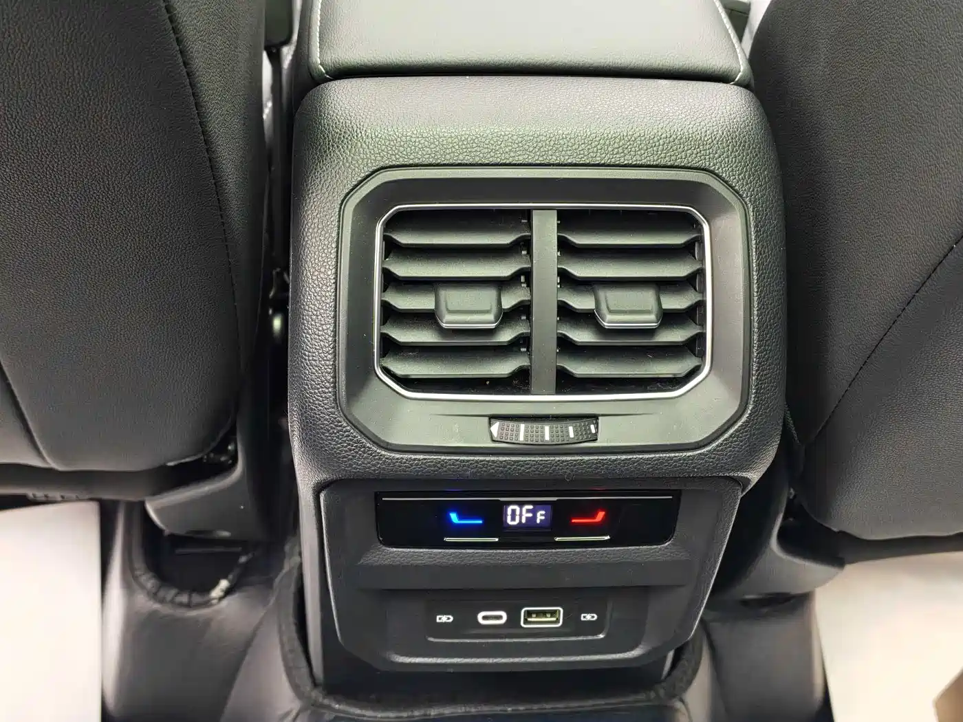 Volkswagen Tiguan L 2022 330TSI Auto 2WD R-Line Premium Edition фото 18