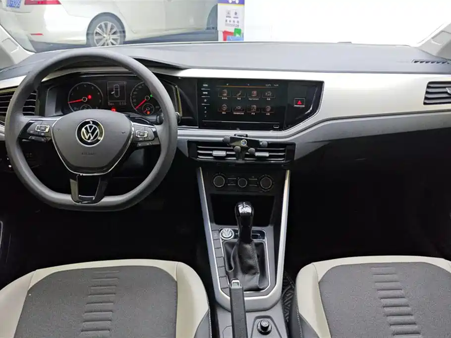 Volkswagen Polo 2021 Plus 1.5L Automatic Colorful Tech Edition фото 12