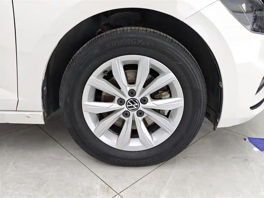 Volkswagen Polo 2021 Plus 1.5L Automatic Colorful Tech Edition фото 6