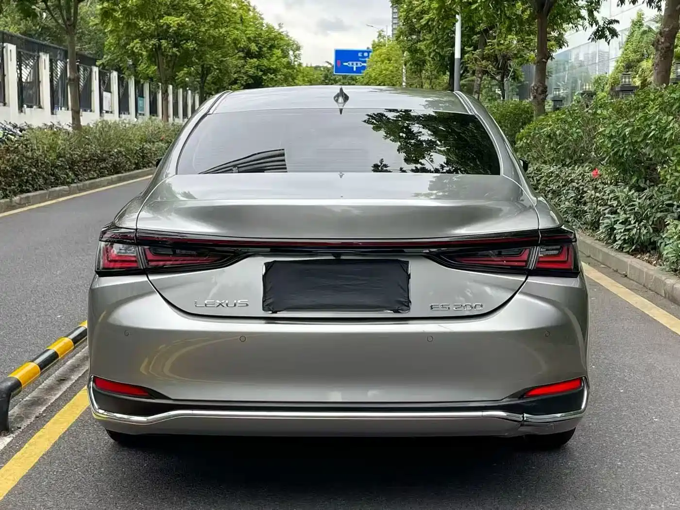 Lexus ES 2025 2025 200 Ultimate Edition