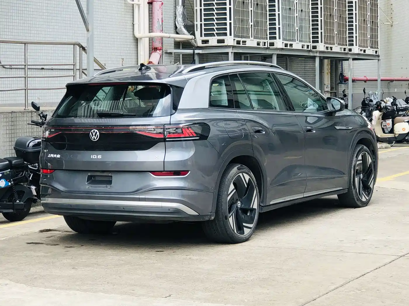Volkswagen ID.6 X 2024 2023 Upgraded Powerful AWD Edition