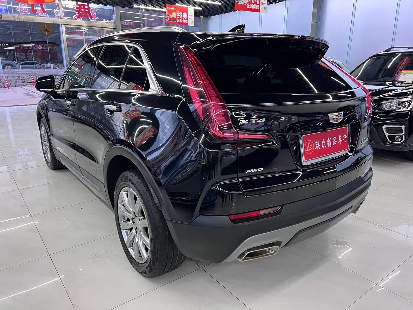 CADILLAC XT4