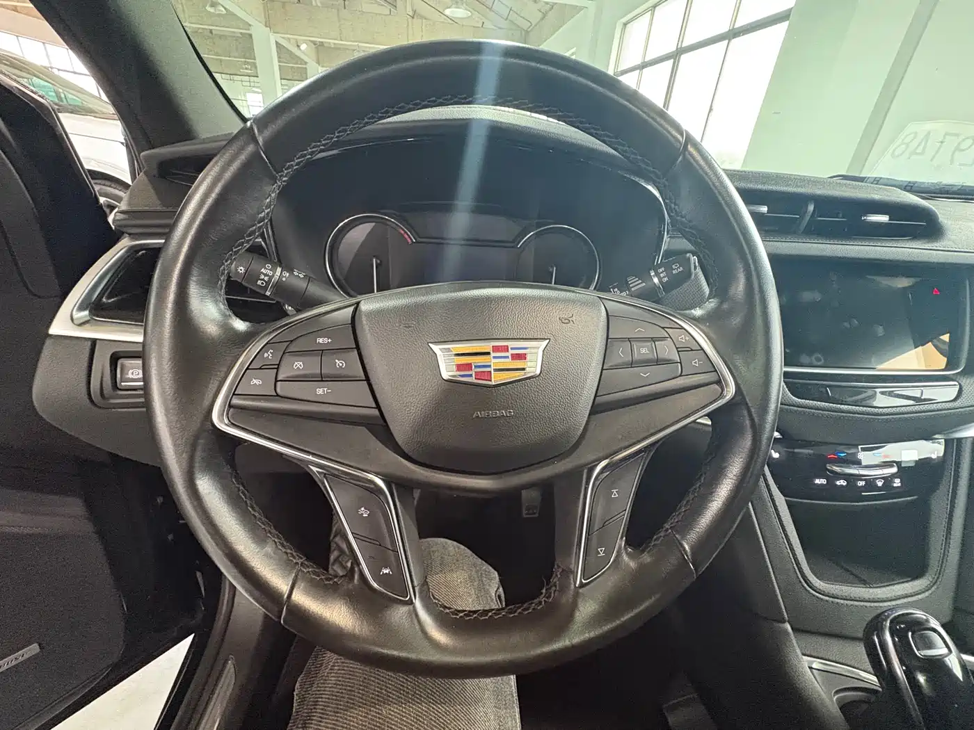Cadillac XT5 2022 2.0T 2WD Luxury фото 20
