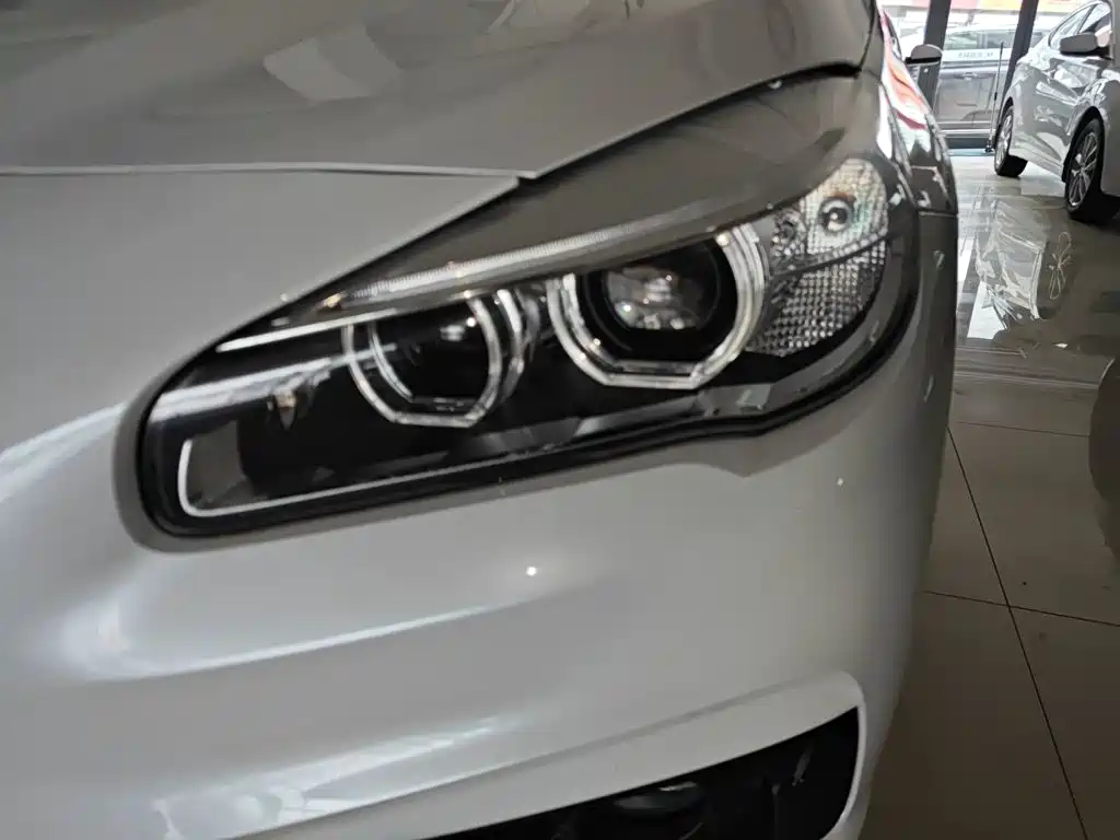 BMW 2 Series Touring 2017 2016 218i Leading