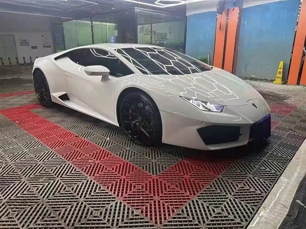 Lamborghini Huracán 2016 Huracán RWD Coupe фото 2