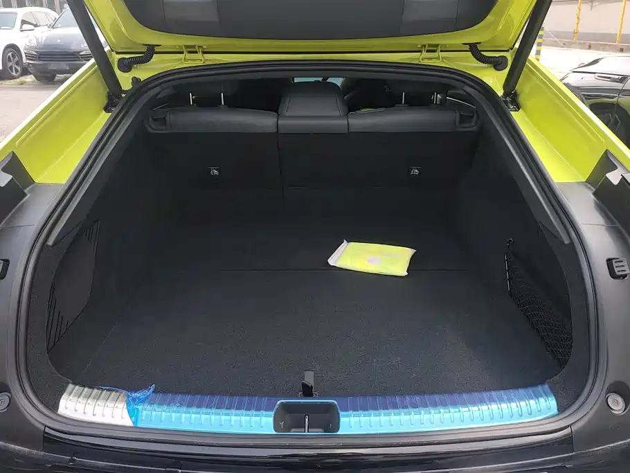 2025 XPeng P7
