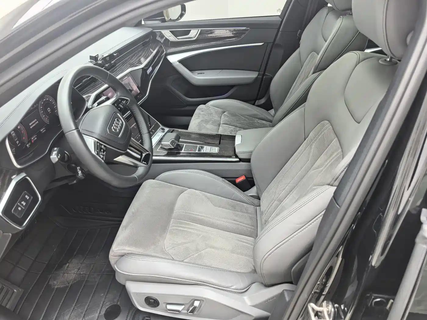 Audi A6L 2023 Facelift 45 TFSI quattro Premium Dynamic фото 7