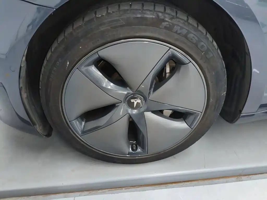 Photo 23 - Tesla Model 3 (Import)