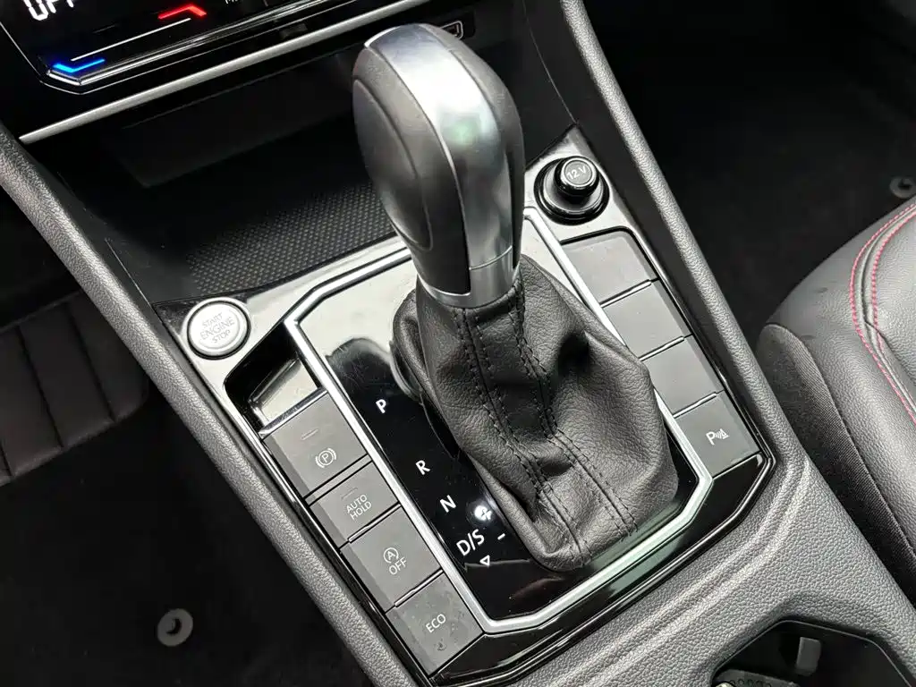 Volkswagen Lavida 2024 Model 300TSI DSG Starlight Leading Edition фото 17