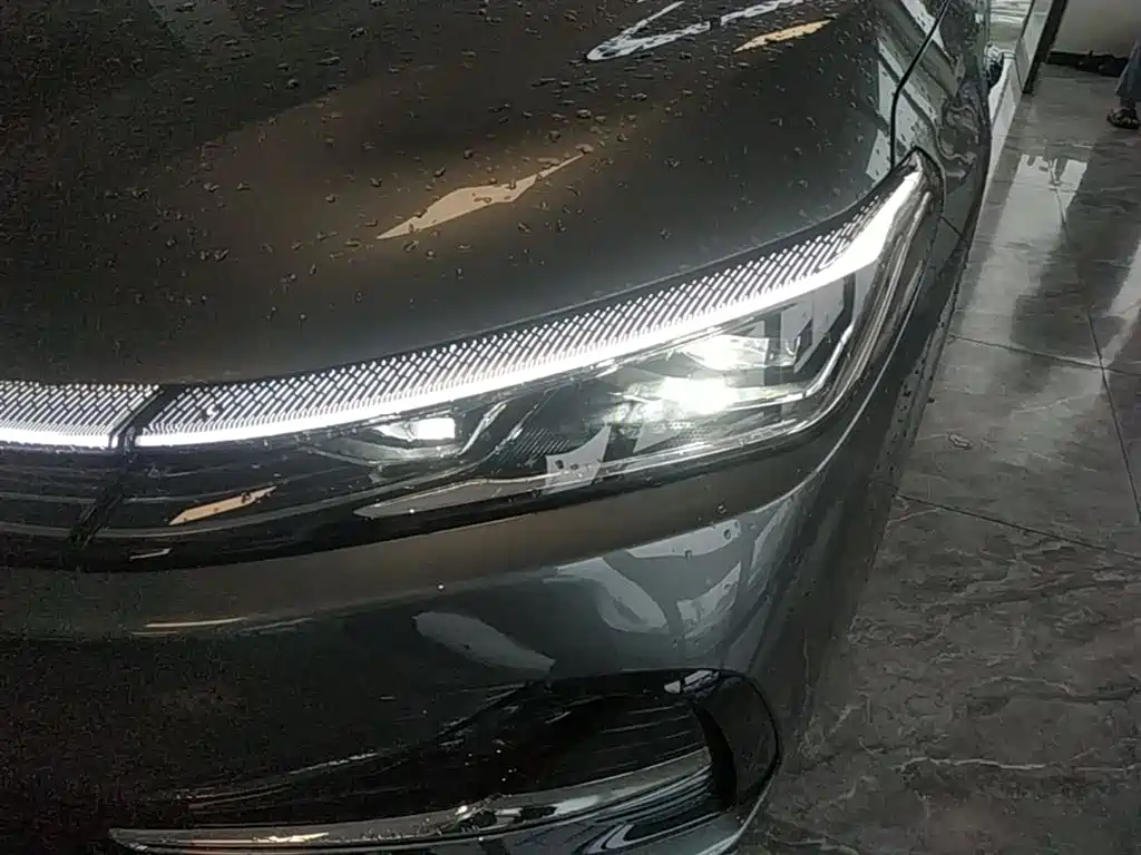 Geely Galaxy Galaxy A7 2025 EM-i 150km Explorer+ Edition фото 18