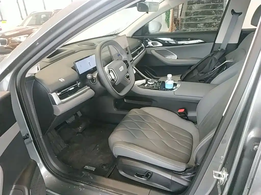 Geely Galaxy Galaxy A7 2025 EM-i 150km Explorer+ Edition фото 11