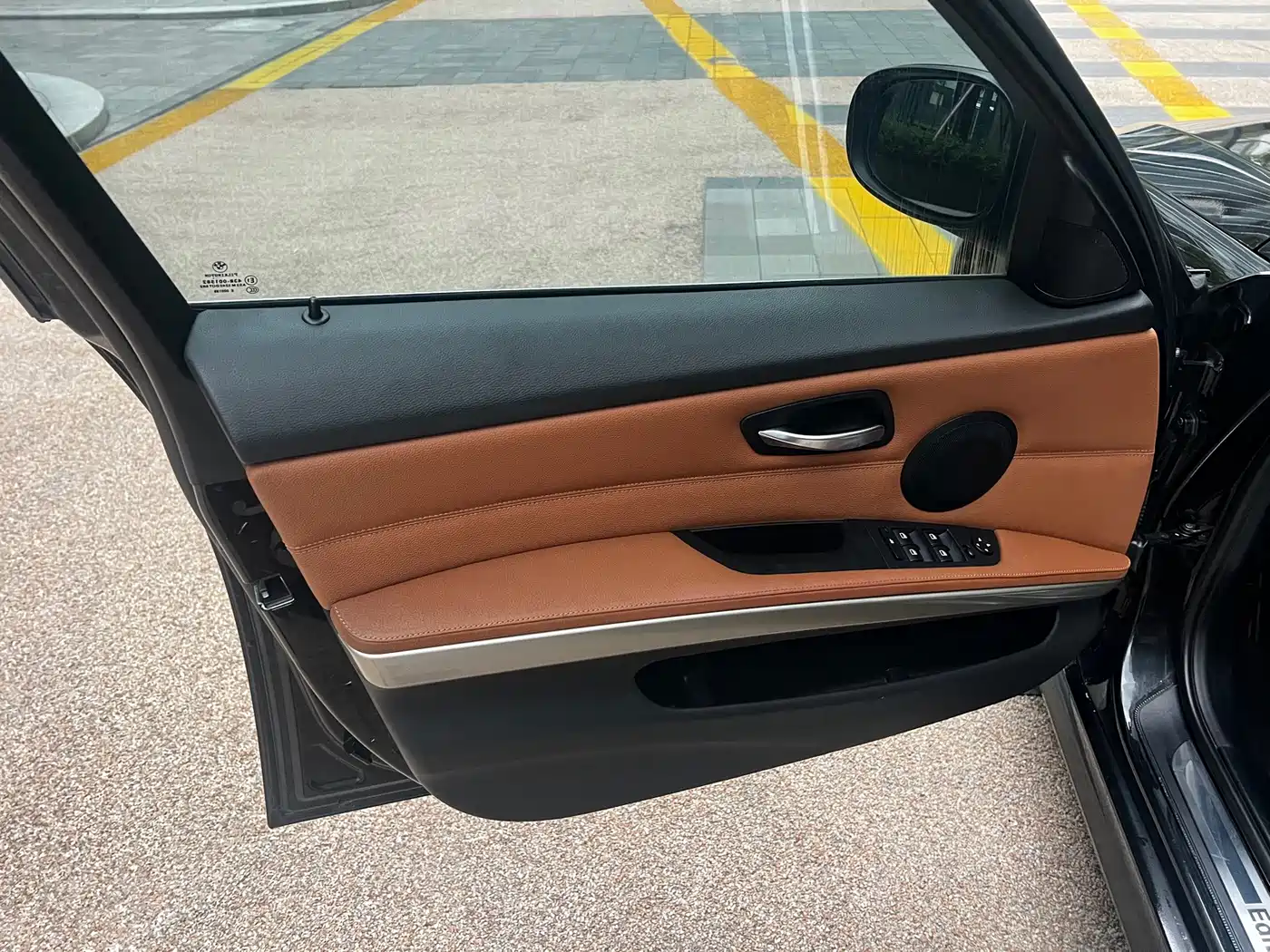 BMW 3 Series 2010 2011 320i Luxury