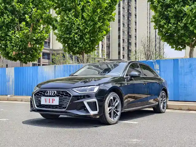 Audi A4L 40 TFSI, Стиль Драйв