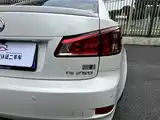 Photo 8 - Lexus IS
