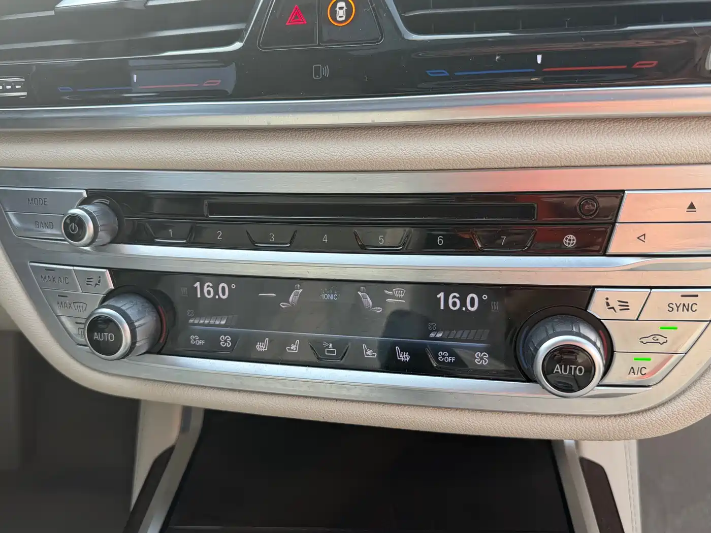 BMW 7 Series 2016 750Li xDrive 4-Seater фото 20