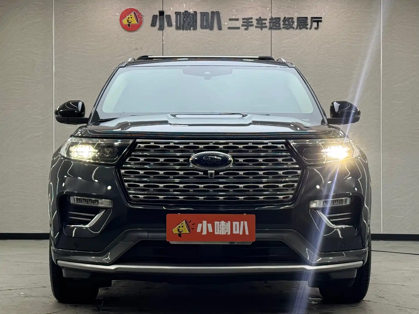 Ford Explorer 2020 EcoBoost 285 AWD Titanium Edition 7-Seater фото 2