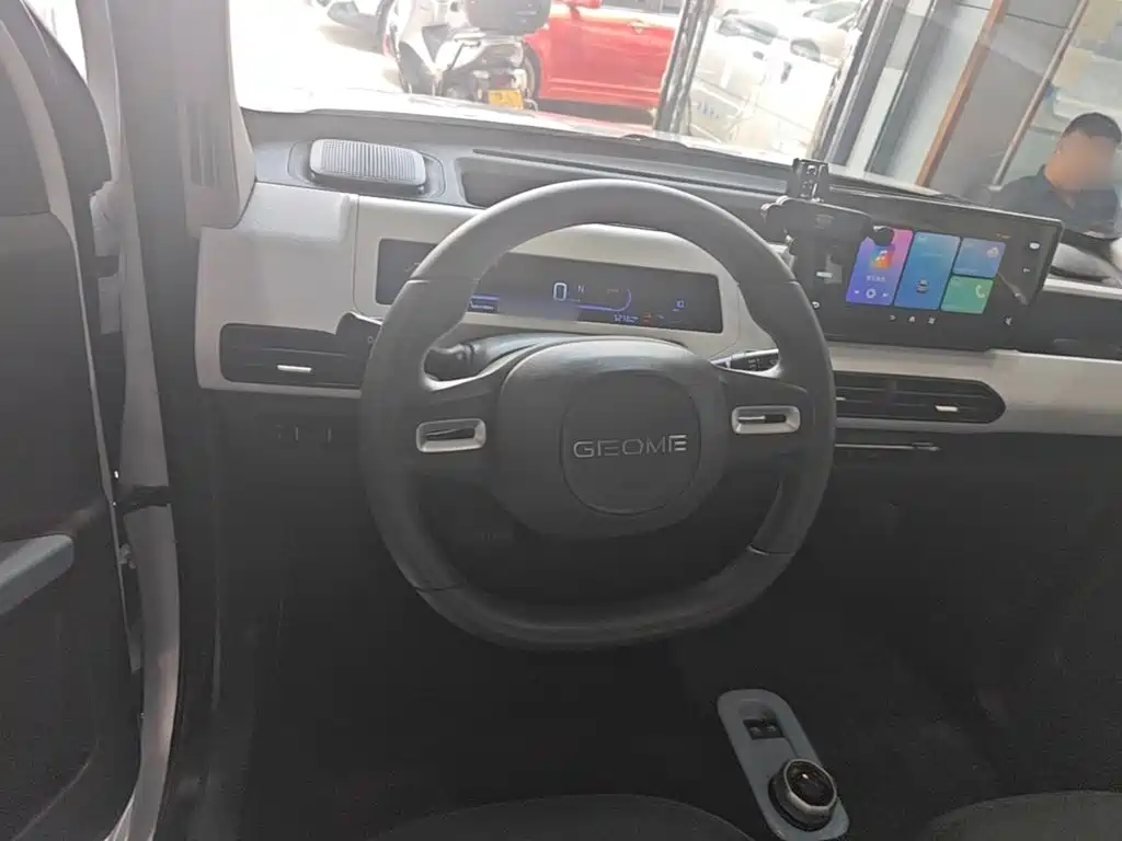 Фото 11 - Geely Galaxy Panda
