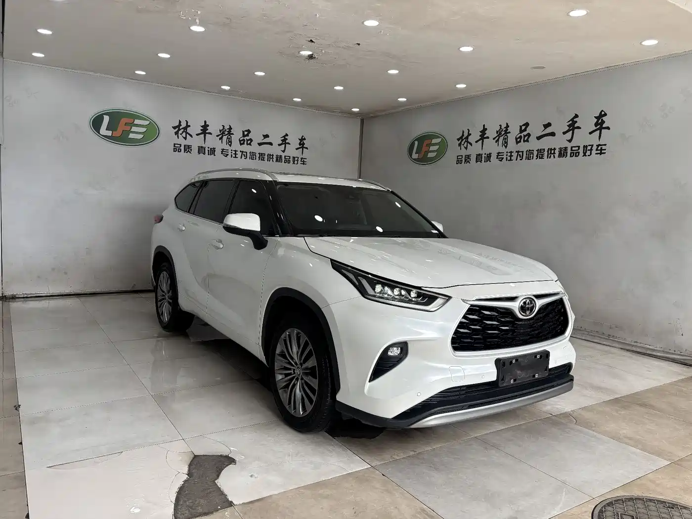 Toyota Highlander 2022 380T 4WD Premium 7-Seater фото 3