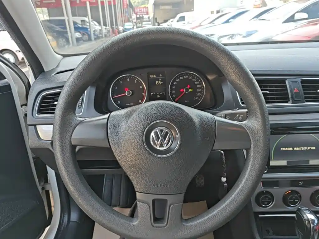 Фото 11 - Volkswagen Lavida