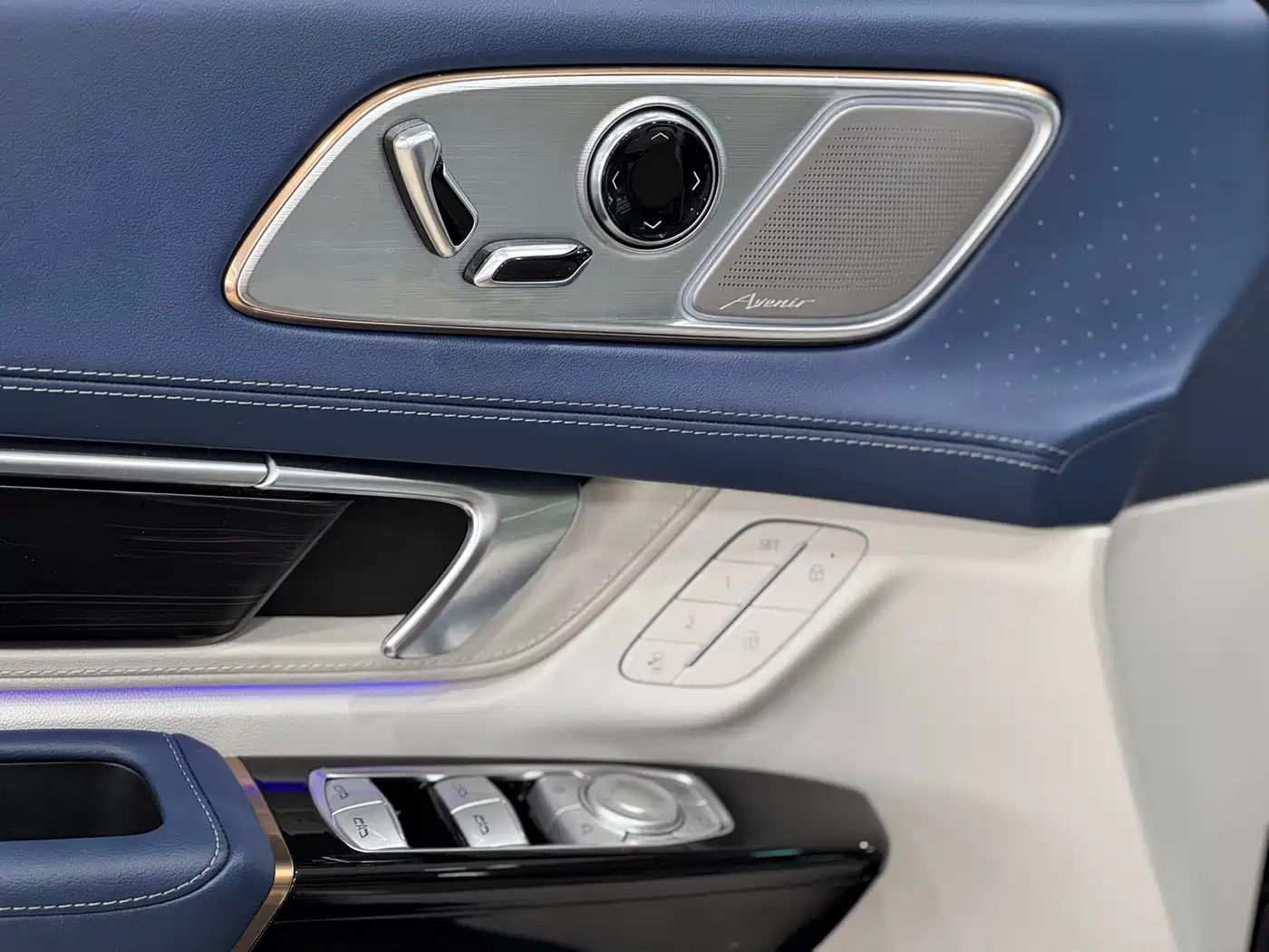 Buick Century 2023 2.0T 7-Seater World Edition фото 7