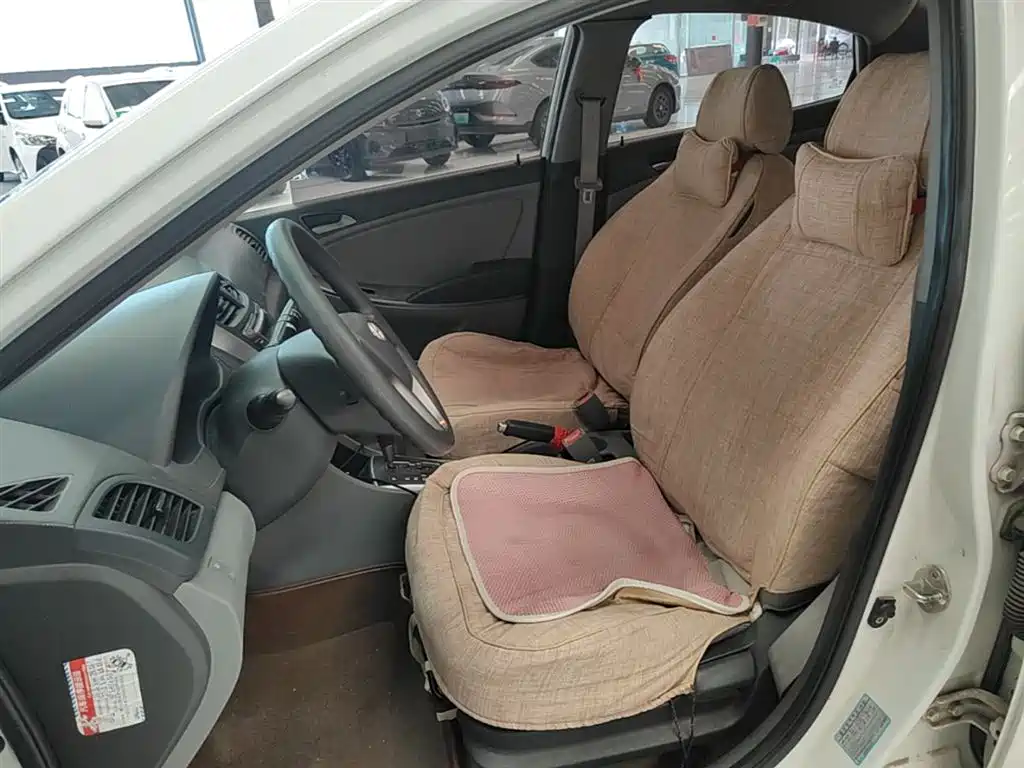 Hyundai Verna 2014 1.4L Automatic Smart GLS фото 15