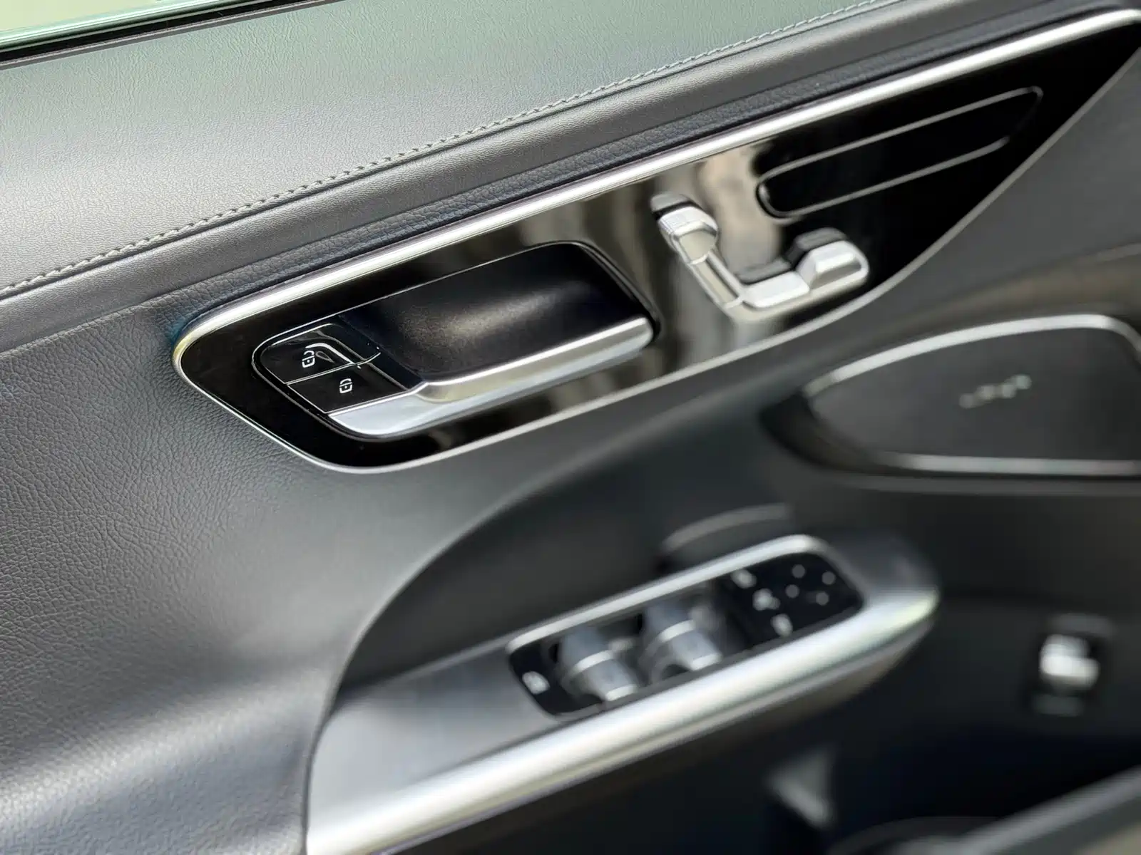 Фото 25 - Mercedes-Benz C-Class