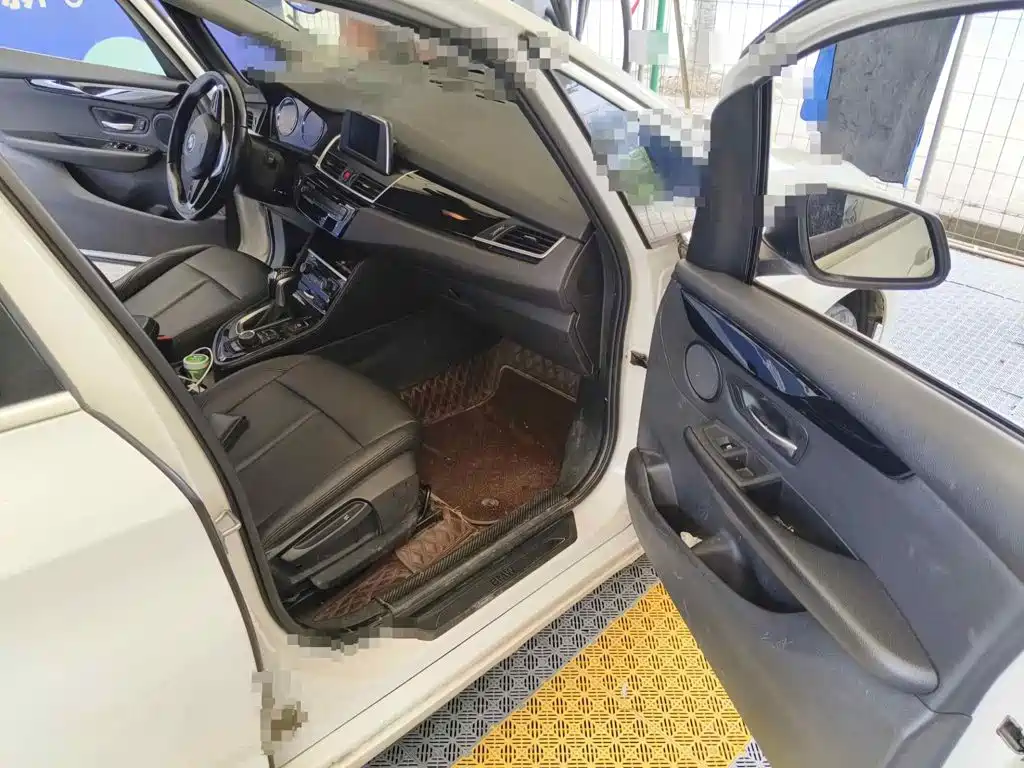 BMW 2 Series Touring 2019 2018 218i Luxury Line
