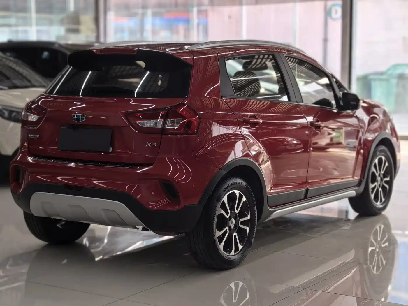 Фото 5 - Geely Vision X3