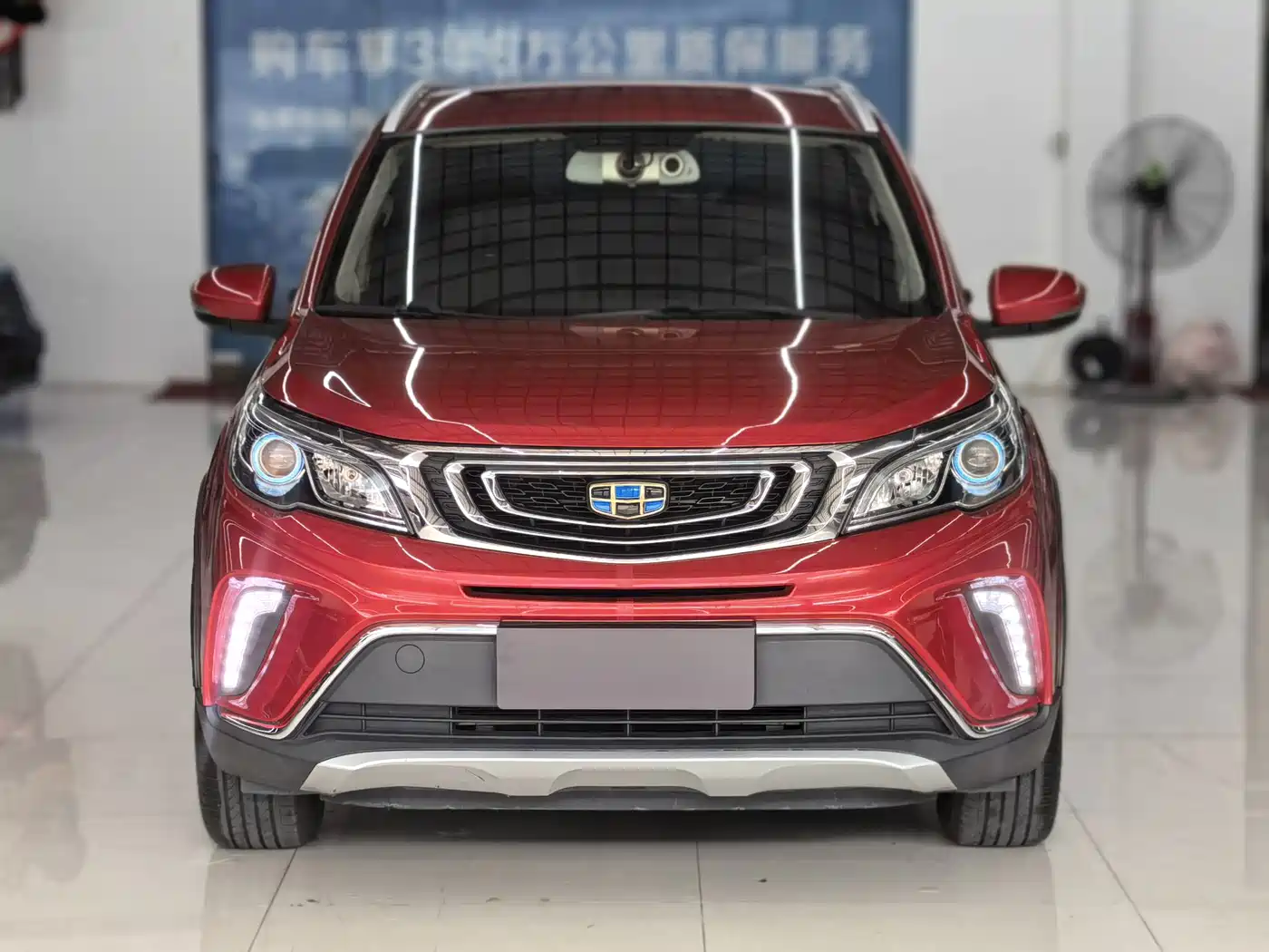 Фото 8 - Geely Vision X3