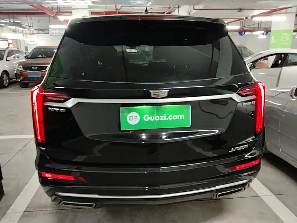 Фото 6 - Cadillac XT6