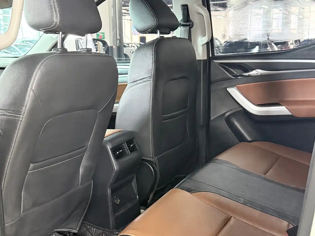 SAIC MAXUS CHASE T70