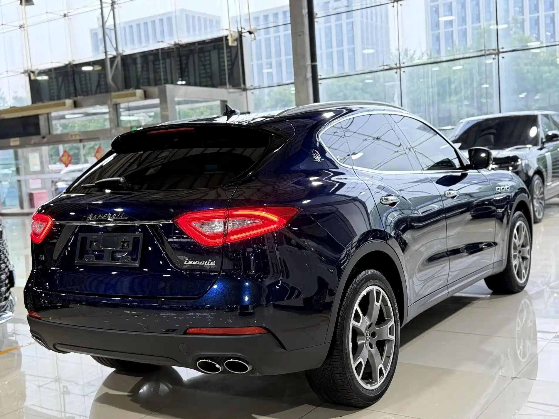 Photo 20 - Maserati Levante