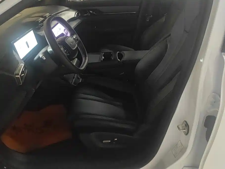 Dongfeng Aeolus Dongfeng Fengshen L7 2026 2025 Model 518 Comfort Champion Edition