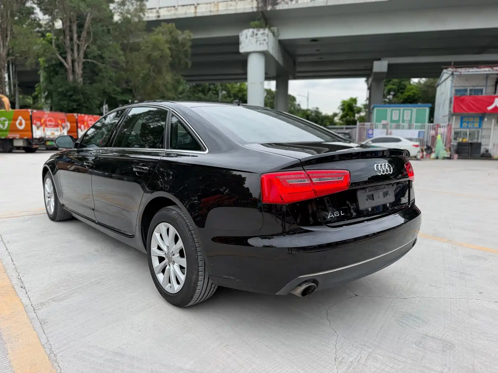 Фото 19 - Audi A6L