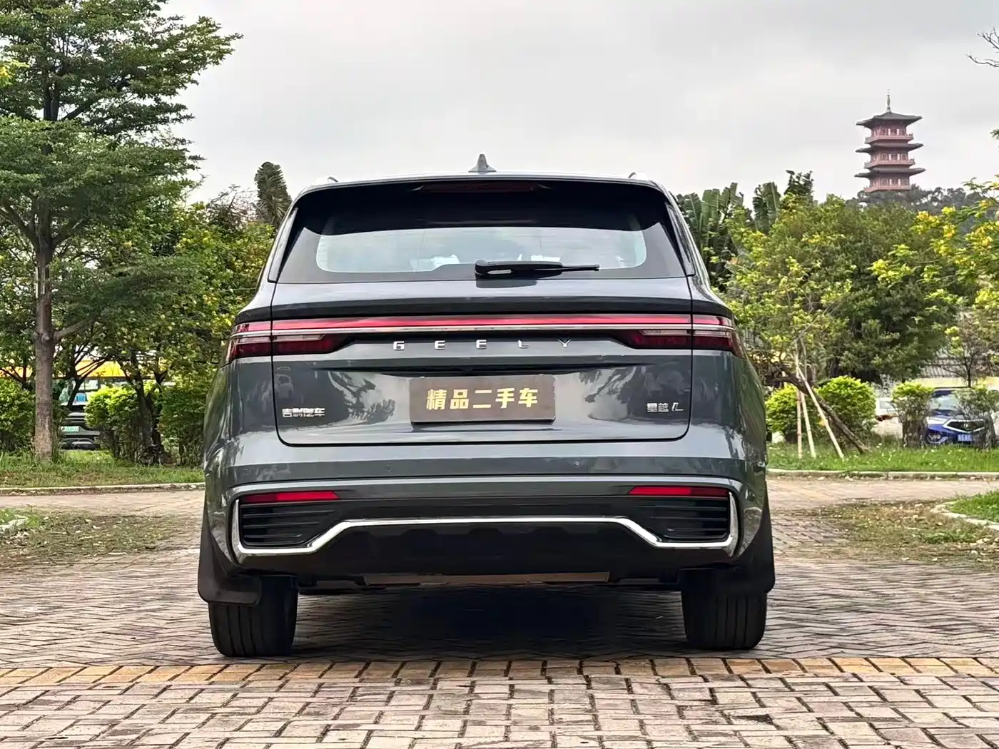 Фото 8 - Geely Monjaro
