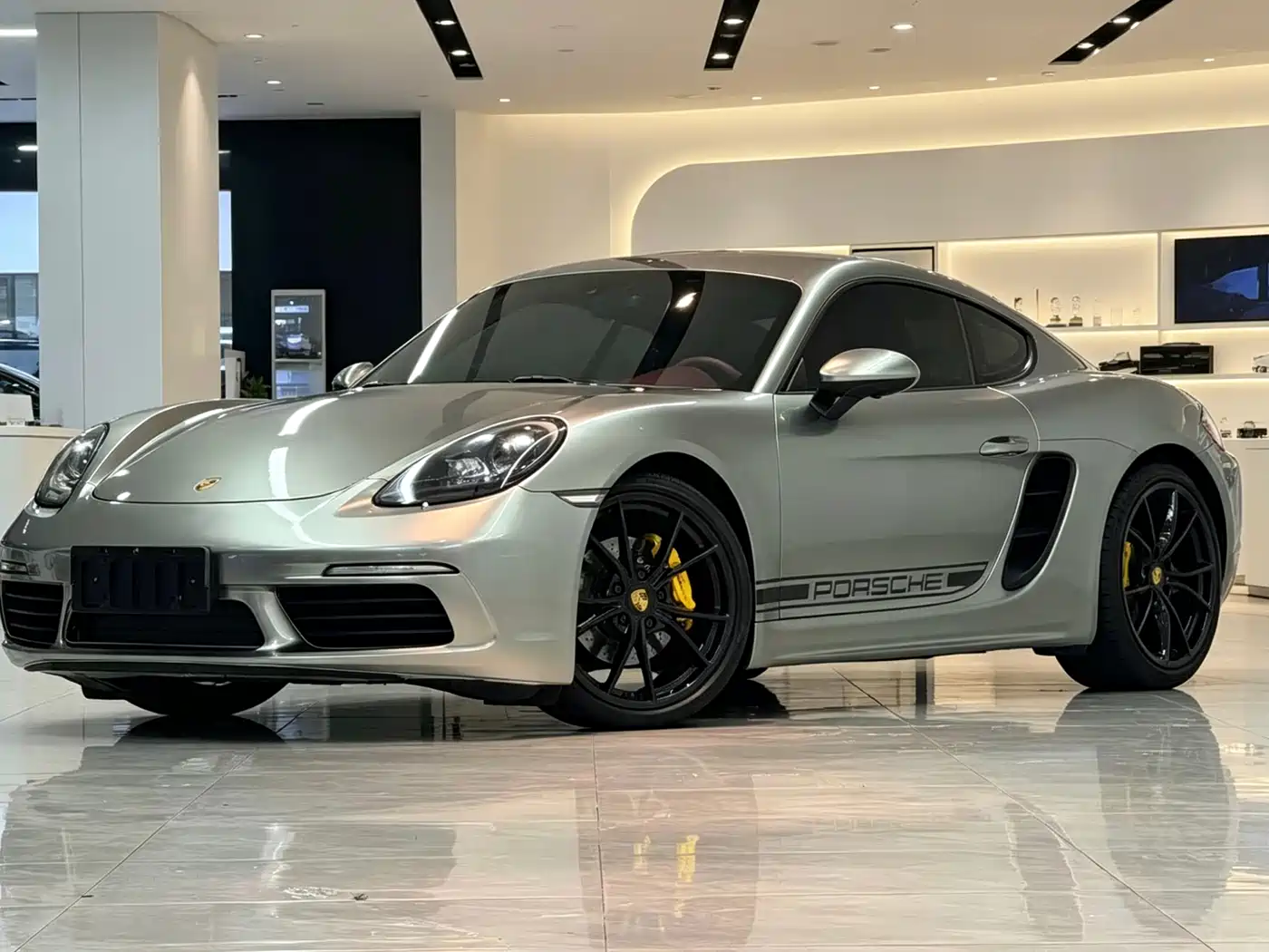 Porsche 718 2018 Cayman 2.0T