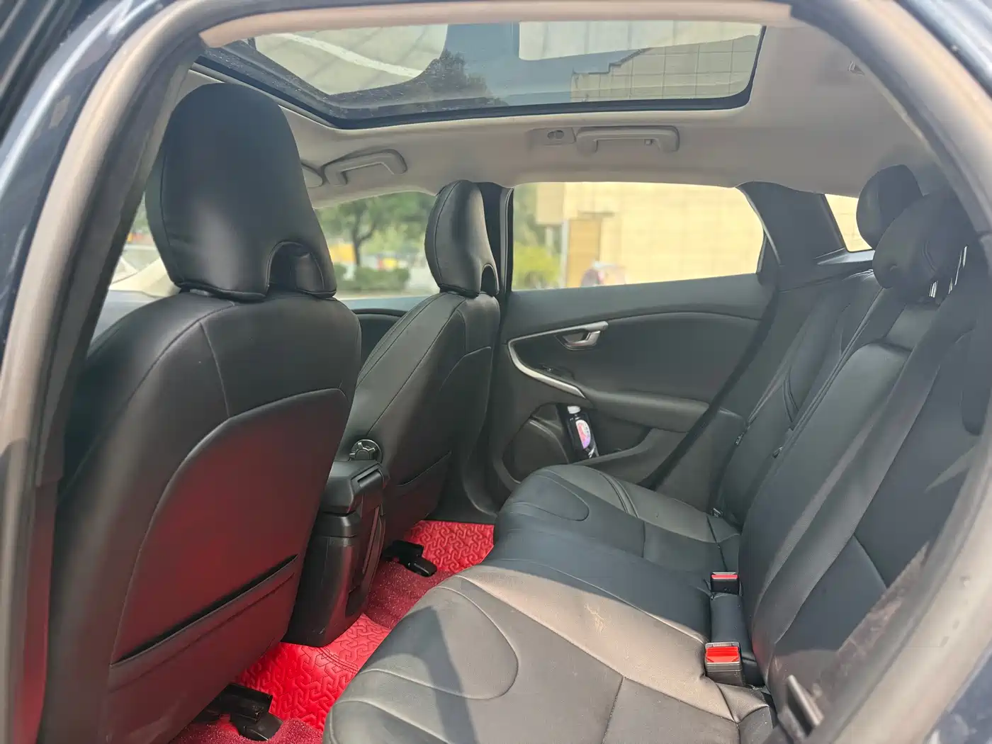 Фото 4 - Volvo V40