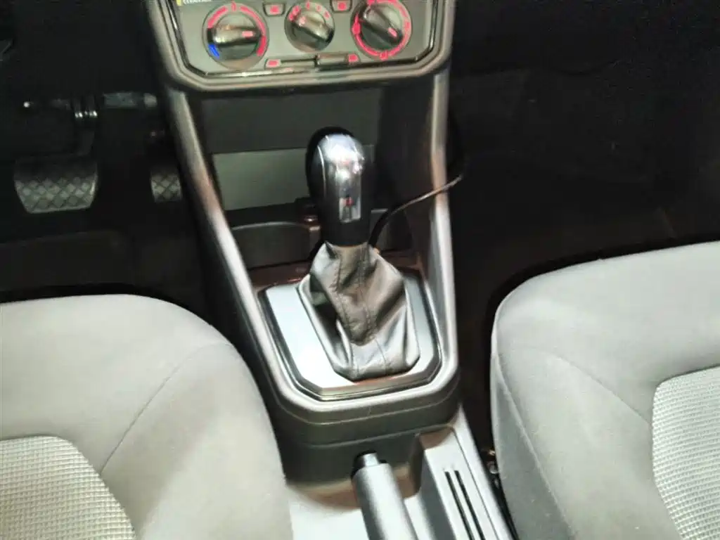 Volkswagen Jetta 2017 1.5L Automatic Fashion фото 14