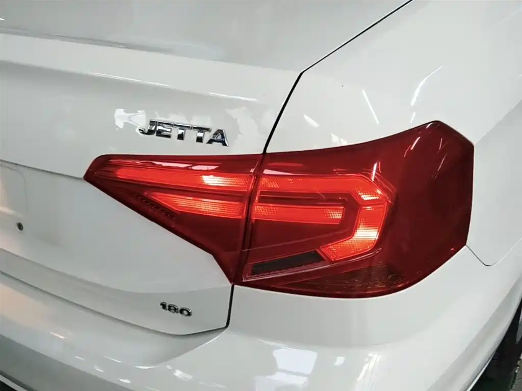 Volkswagen Jetta 2017 1.5L Automatic Fashion фото 8