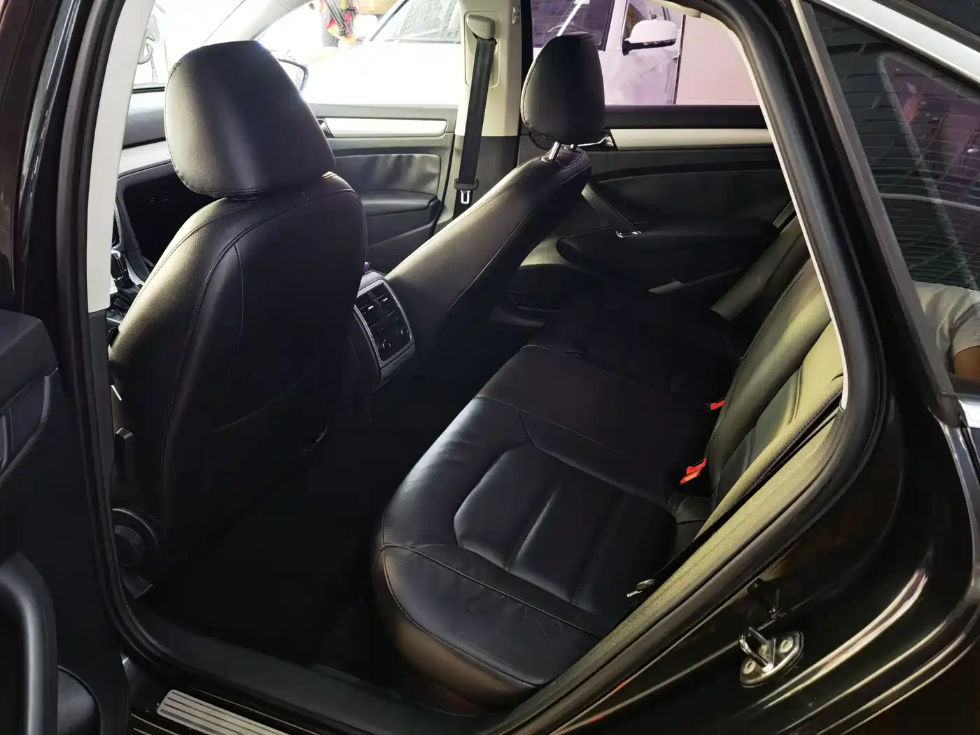 Фото 9 - Volkswagen Passat